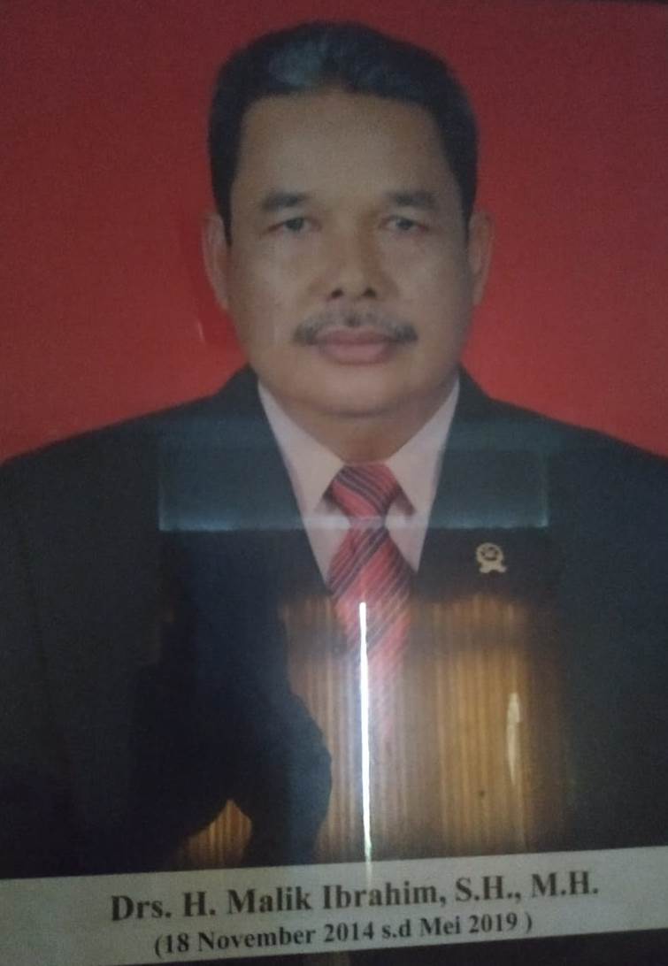 10 Malik Ibrahim